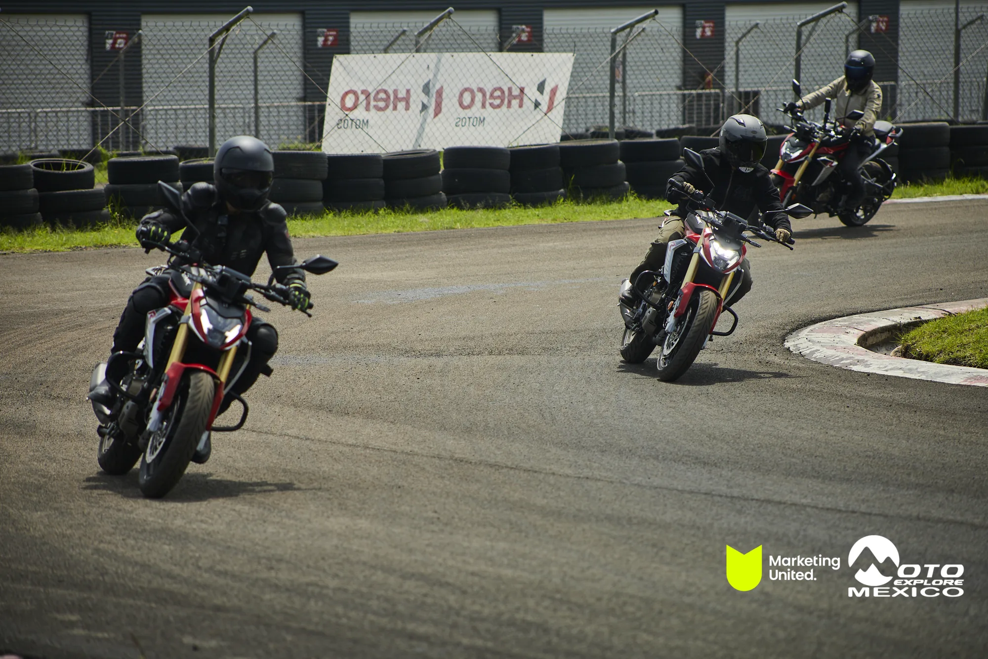 HUNK TRACKDAY 86